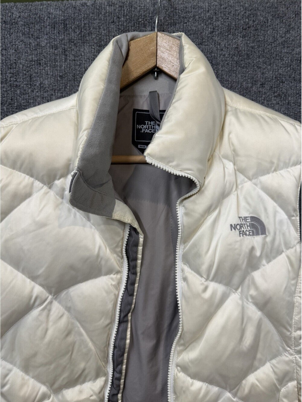 The North Face Womens 550 Fill Power Down Puffer Vest Medium Cream Off White M